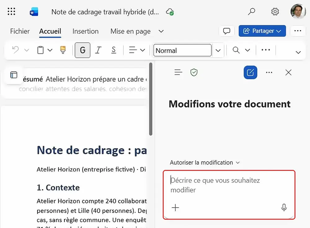 Volet Copilot ouvert dans Word pour le web avec la zone Décrire ce que vous souhaitez modifier